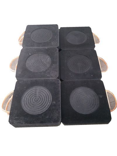 black outrigger pad